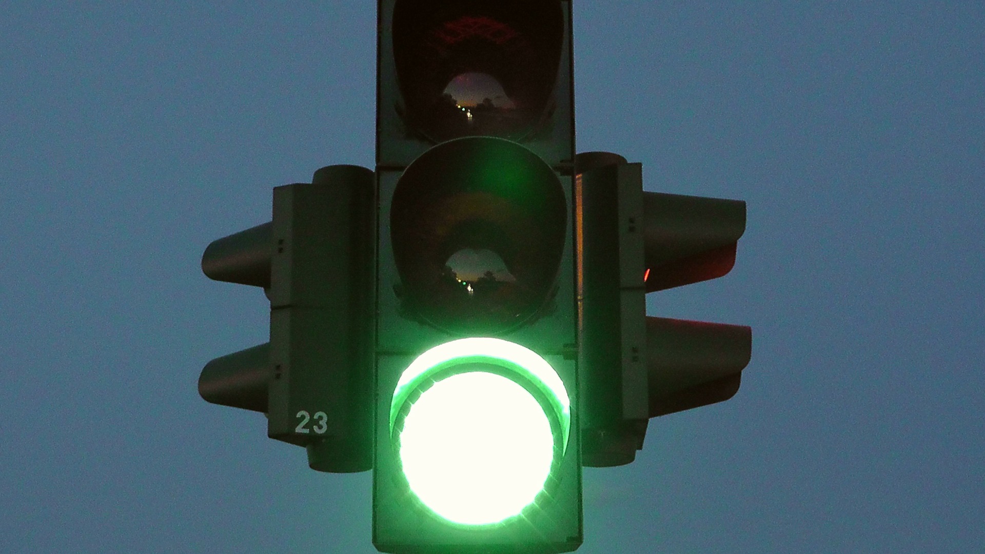 traffic-lights-77320_1920