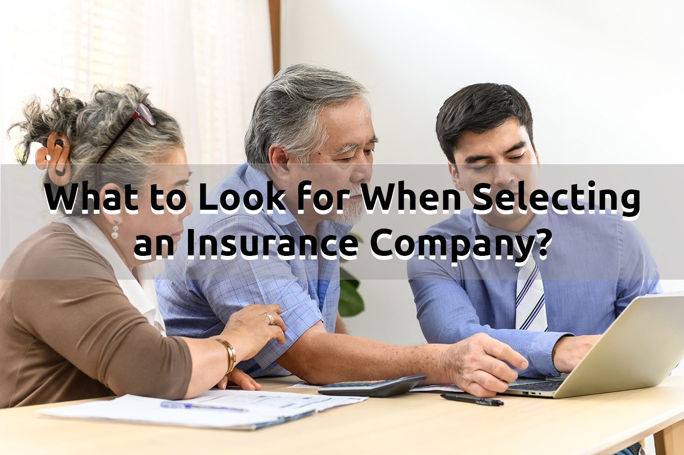 old-couple-looking-selecting-best-insurance-company-featured-image