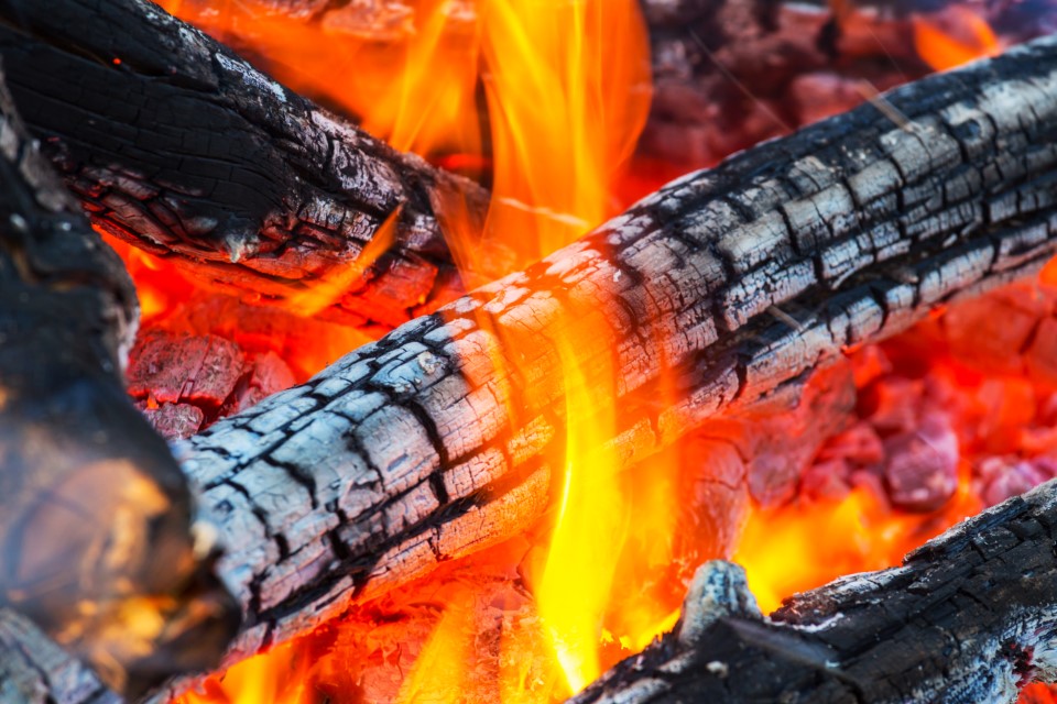 campfire-holiday-fire-safety-tips-Christmas